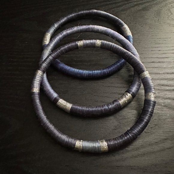 Handmade Flexible Bangle Bracelets from Rwanda - set of 3 blue/silver - Picture 8 of 15